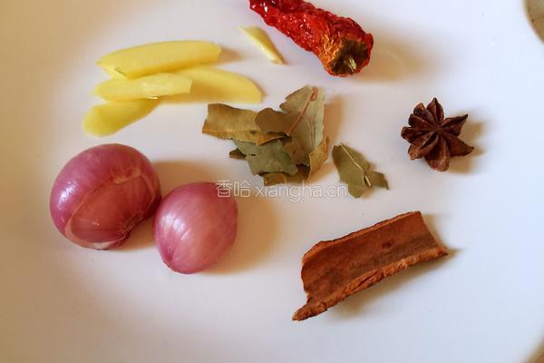 杀猪菜之五花肉血肠烩酸菜的做法图解4