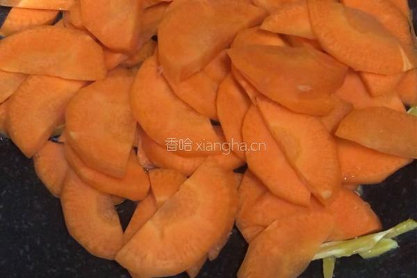 广东－胡萝卜炒肉的做法图解3