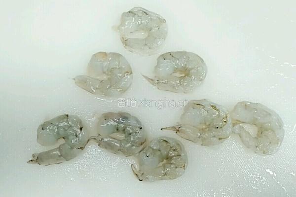 豆腐虾仁蒸水蛋的做法图解2