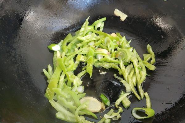鲜蘑炒鸡蛋的做法图解8