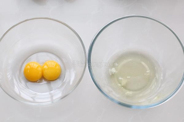 无油酸奶蛋糕的做法图解1