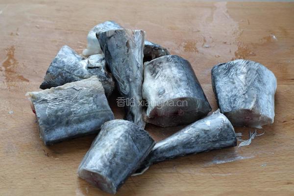 红烧鲅鱼块的做法图解1