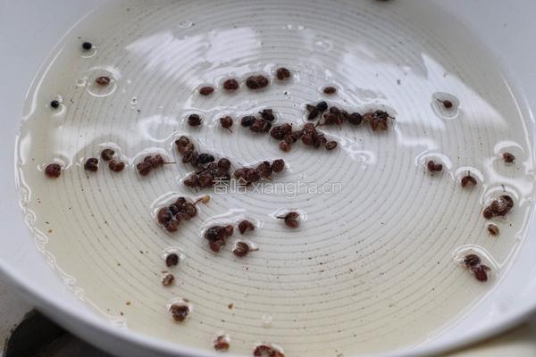 腰果炝芹菜的做法图解11
