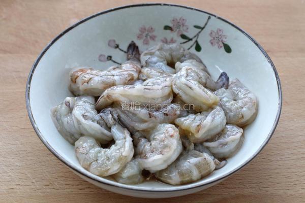 大白菜炒虾仁的做法图解1
