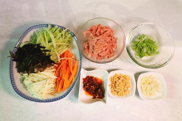 川式-鱼香肉丝的做法图解1