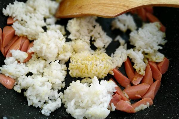 火腿肠炒饭的做法图解4