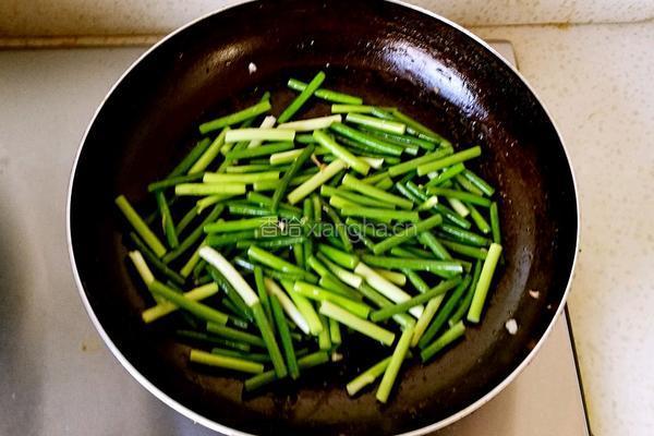 蒜苔炒肉的做法图解6