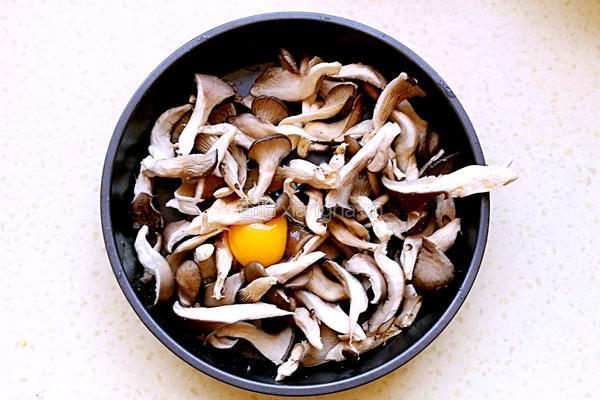 炸蘑菇的做法图解3