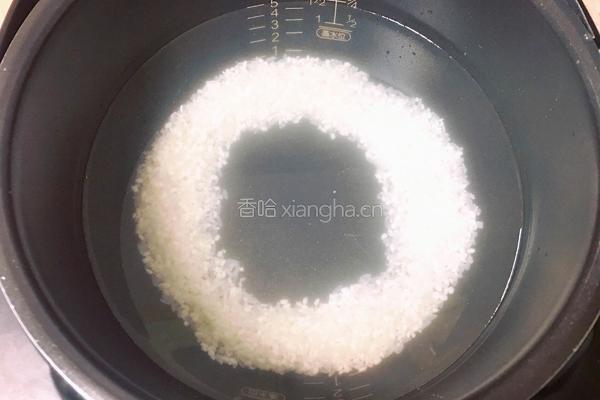 粤式-香菇瘦肉粥的做法图解2