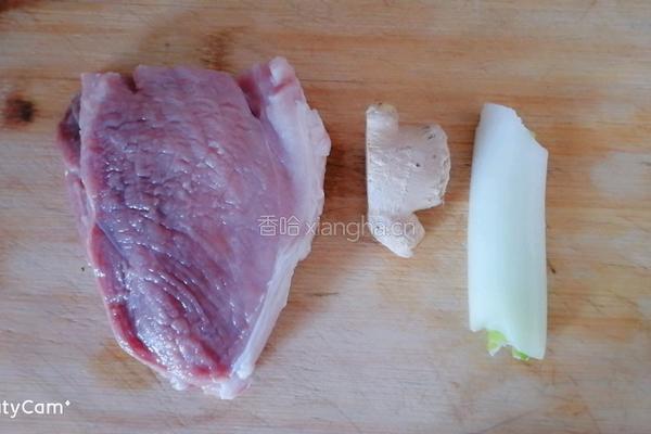 鸭蛋黄糯米肉丸子的做法图解2