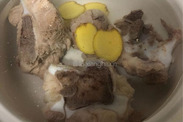 粤式－番茄土豆排骨汤的做法图解3