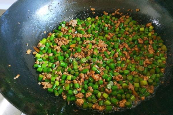肉末炒蒜苔的做法图解9