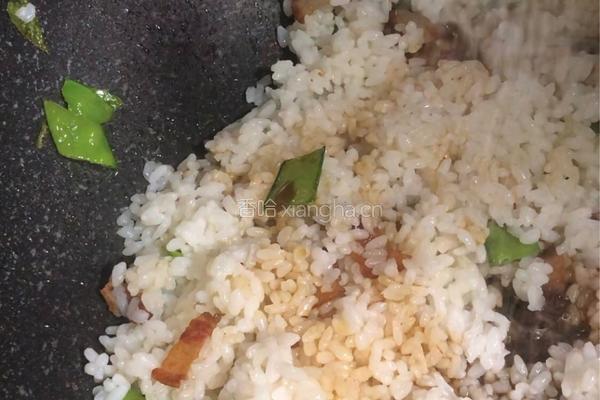四川－腊肉炒饭的做法图解5
