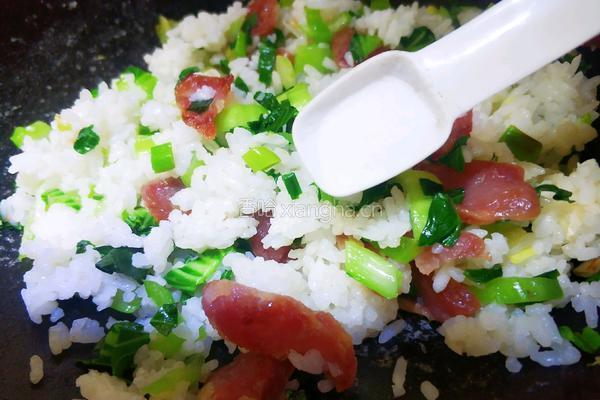 腊肠菜炒饭的做法图解9
