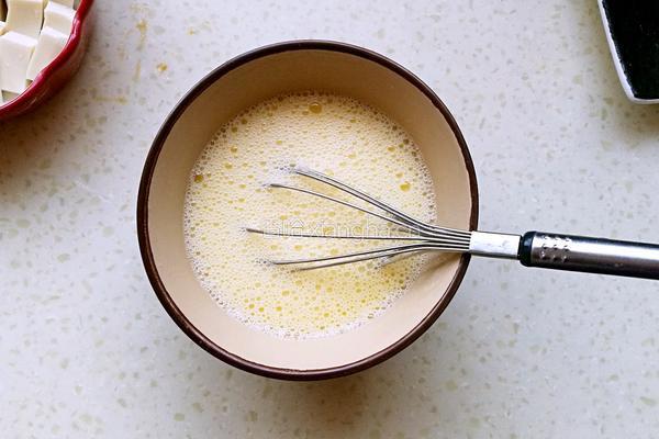 豆腐鸡蛋羹的做法图解3