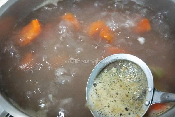 章鱼粉葛胡萝卜猪骨汤的做法图解5
