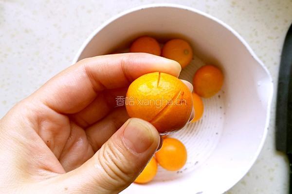 冰糖金桔的做法图解2