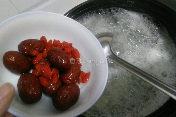 红枣枸杞银耳羹的做法图解7