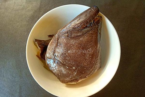 蒸牙片鱼头的做法图解1