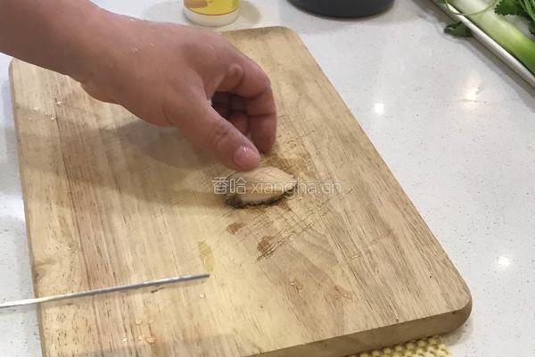 捞汁鲍鱼的做法图解1