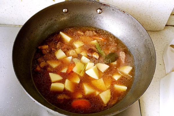 牛肉炖土豆的做法图解8