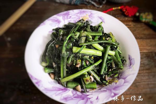 爆炒红菜苔