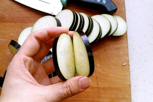 炸茄盒的做法图解3