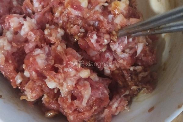 白菜肉卷的做法图解1