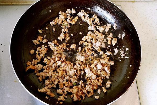 肉沫炒蒜苔的做法图解5