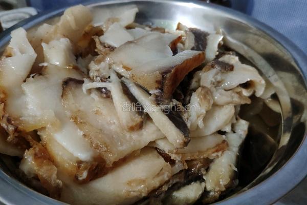 贵州腊肉炒青椒的做法图解2
