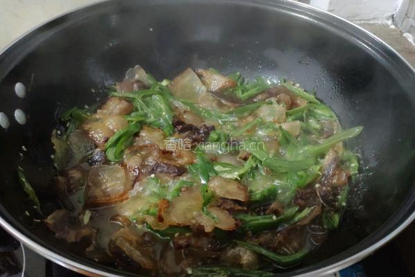 贵州腊肉炒青椒的做法图解6