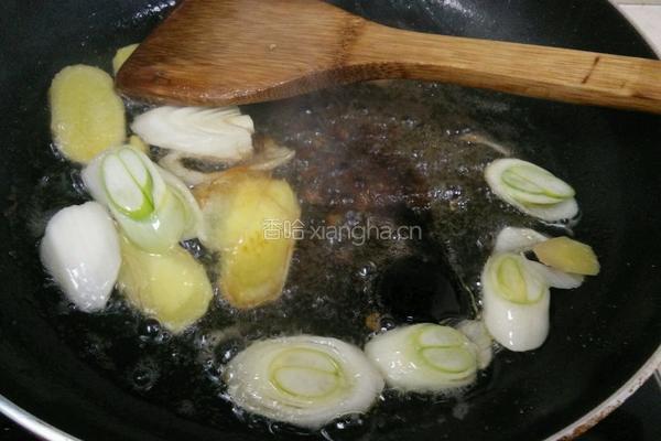 菜椒炒鱿鱼的做法图解5