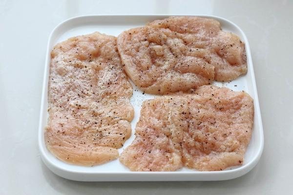 柠香煎鸡排的做法图解2