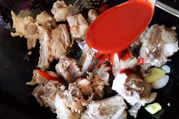 腐乳汁烧排骨的做法图解6