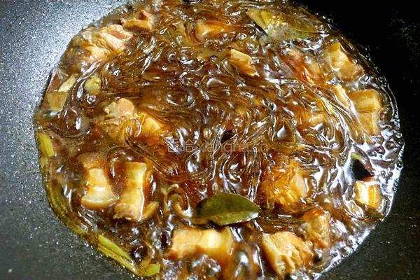 猪肉炖粉条的做法图解11