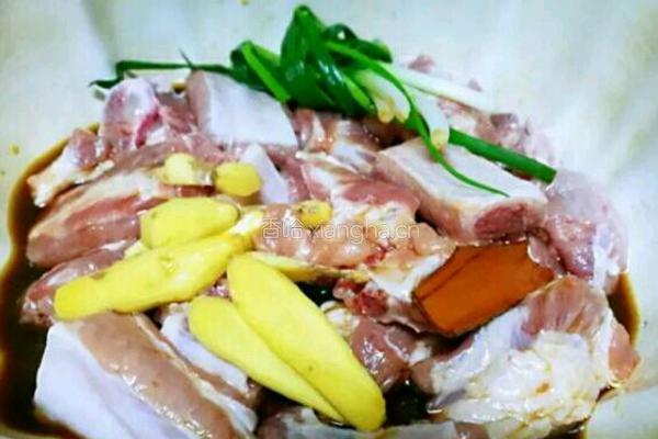 排骨炖鸡爪的做法图解5