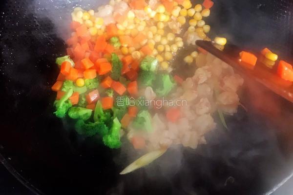 彩蔬虾仁的做法图解9