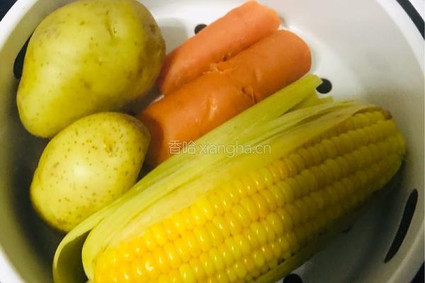 奶香虾仁土豆泥沙拉的做法图解1