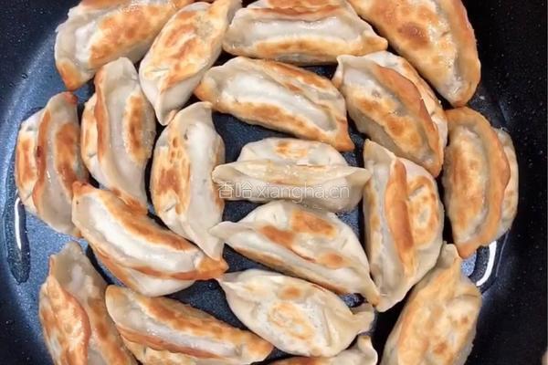 香煎饺子的做法图解3