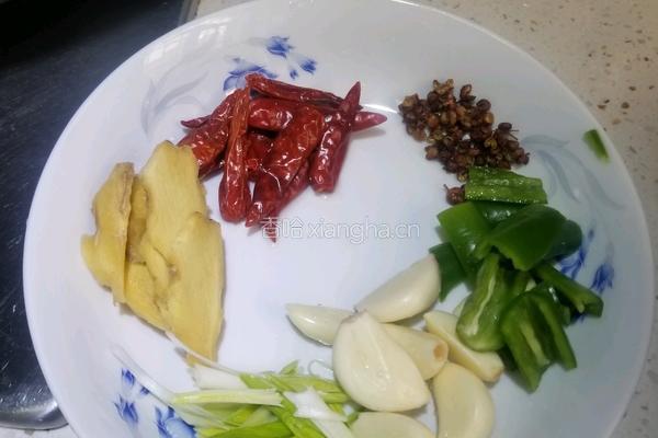 泥鳅炖豆腐的做法图解2
