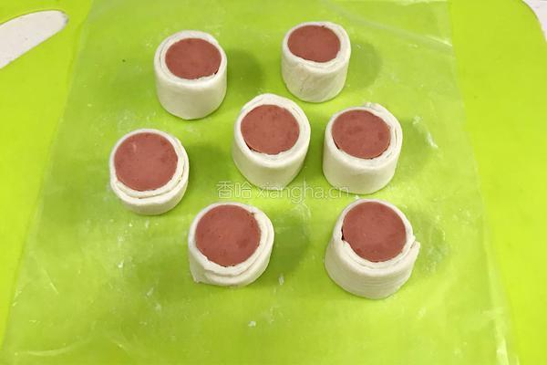 香肠飞饼卷的做法图解6