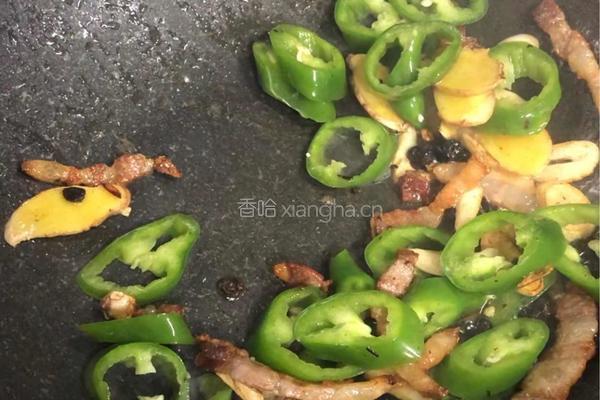 腊味豉椒炒鲜鱿的做法图解4