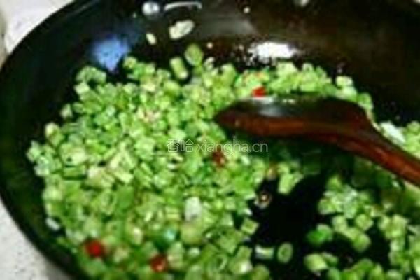 豆角碎炒肉沫的做法图解6