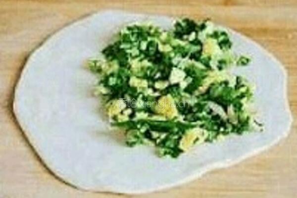 夹心韭菜盒的做法图解3