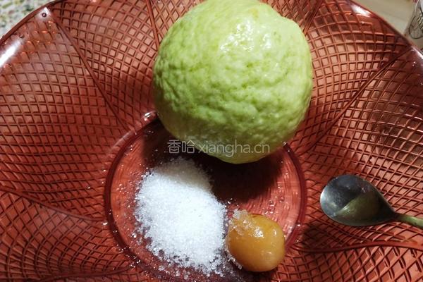 酸梅番石榴的做法图解1