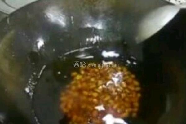 油炸花生米凉拌小菠菜的做法图解3