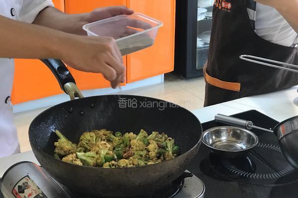 孜然干锅花菜的做法图解10