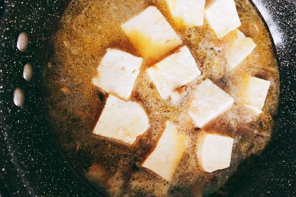 白菜炖冻豆腐的做法图解5