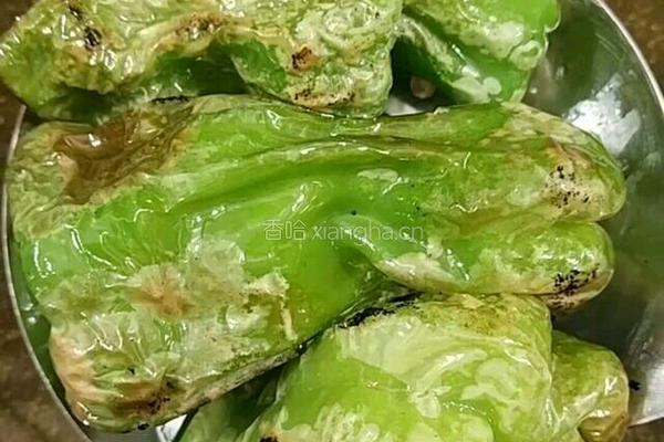 虎皮辣椒的做法图解1