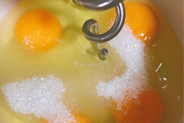 丑丑脆皮纸杯蛋糕的做法图解2